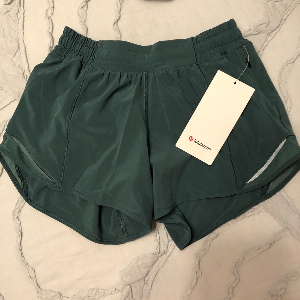 Lululemon hotty hot short II size 4 and inseam 4”